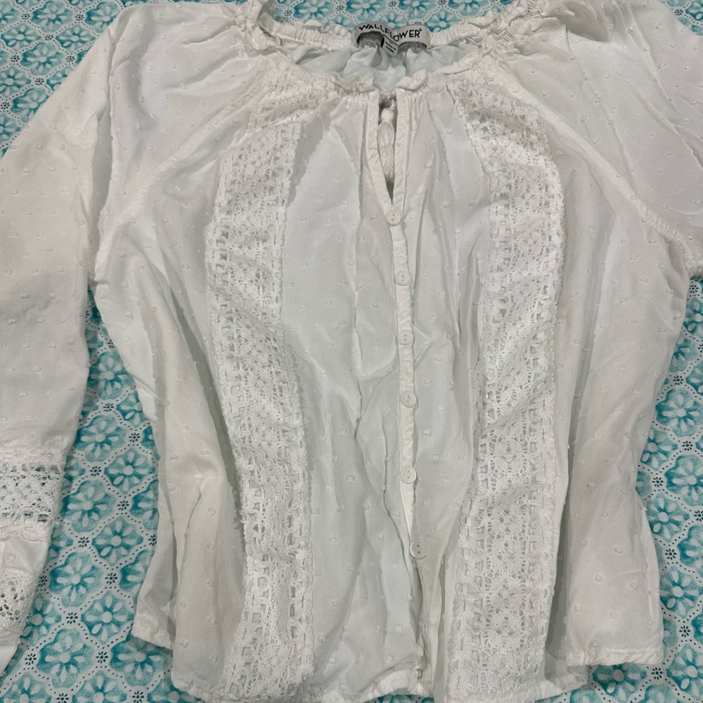 Wallflower white top